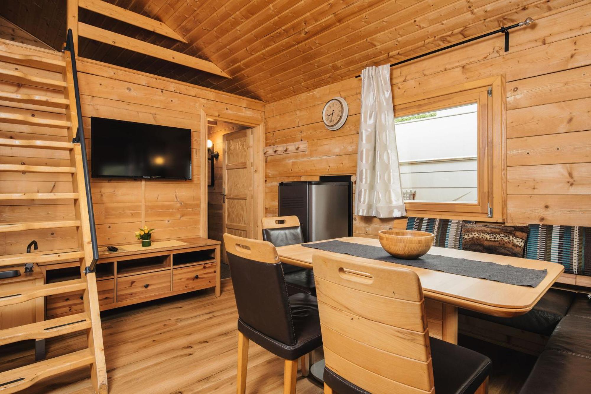 Camping Dreilaendereck Blockhuetten & Apartments Ried im Oberinntal Ngoại thất bức ảnh