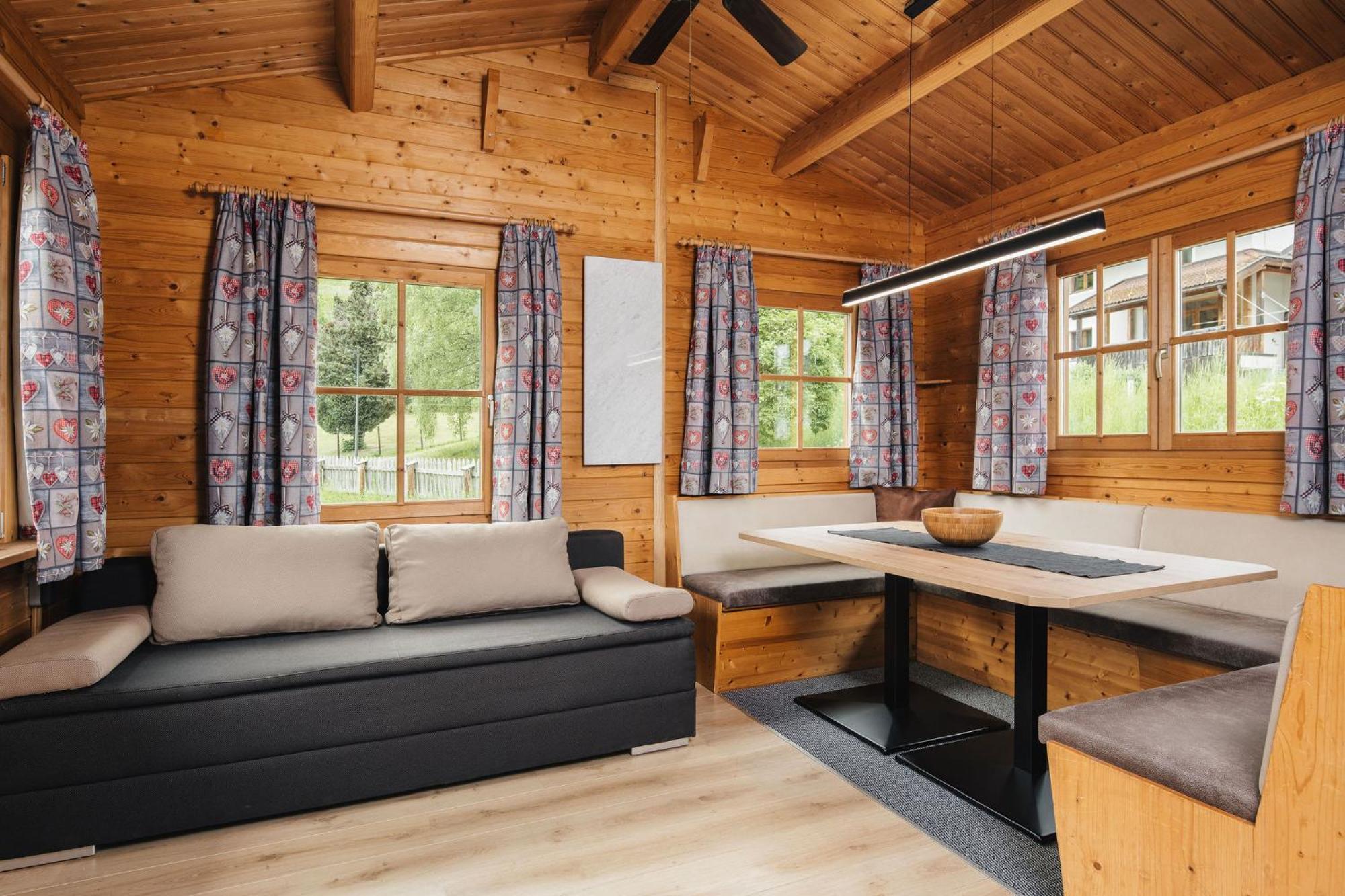 Camping Dreilaendereck Blockhuetten & Apartments Ried im Oberinntal Ngoại thất bức ảnh